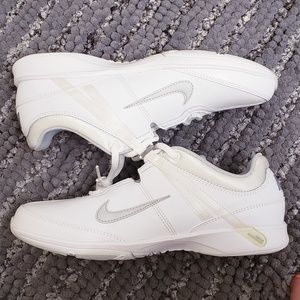 Nike Zoom Cheer Shoe W8.5